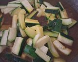 Foto del passaggio 4 della ricetta Pennette Integrali con Zucchine, Zafferano e Curcuma 💚💛