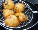 இட்லி மாவு போண்டா ரெசிபி ஸ்டேப் 2 புகைப்படம்