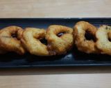A picture of step 10 of Medhu vadai / Urad Vadai.