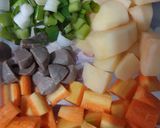 Foto langkah ke 2 dari resep Sup Daging sapi.