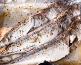 Hình bước làm 2 của món Cá Mackerel Nướng Lá Thơm Provence (Rosemary, Thyme, Oregano, Basils)