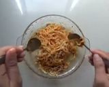 Foto langkah ke 4 dari resep Mie kepompong goreng.