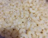 Foto langkah ke 1 dari resep Macaroni Keju (Eggless).