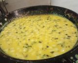 A picture of step 4 of Leftover boondi raita kadhi.