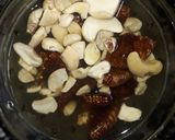 A picture of step 1 of Kaju anjeer milkshake.