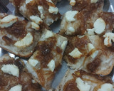 Foto del paso 2 de la receta: Pan pizza cebolla caramelizada y queso de cabra