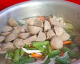 Foto langkah ke 5 dari resep Sup Sayur Tetelan Baso.