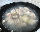 A picture of step 1 of Chicken and Pineapple.
