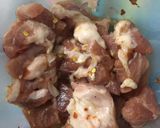Hình bước làm 2 của món Thịt heo kho củ sắn