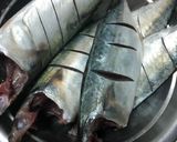 A picture of step 1 of Stuffed Mackerel fry (bangda).