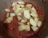 A picture of step 4 of Dahi Walay Aloo.