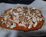 Foto del paso 7 de la receta Pizza con base coliflor, de setas y pollo al curry