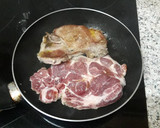 Foto del paso 1 de la receta: Chuletas de cerdo con salsa de champiñones