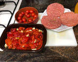 Foto del paso 1 de la receta: Hamburguesa de pollo con flor de tomate y pimiento asado