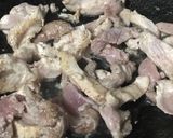 Foto del paso 2 de la receta: Vegetales con pollo y cerdo al Wok sobre fideos de arroz