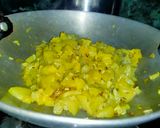 A picture of step 4 of Lauki jeera wali...