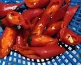 Foto langkah ke 1 dari resep Tips membuang biji cabe.