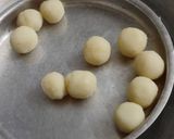 A picture of step 4 of Suji balls.