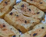 Foto del paso 8 de la receta: Pan con ajo al estilo italiano y sal negra