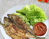 Foto langkah ke 3 dari resep Ikan Kembung Goreng.