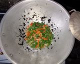Foto langkah ke 3 dari resep Tumis Buncis,Wortel dain suwir Ayam (Kids Friendly).