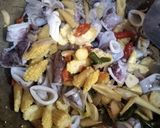 Foto langkah ke 4 dari resep Tumis Cumi Pedas.
