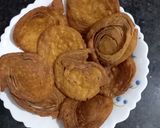 ખાજા મેથી પૂરી (Khaja Methi Puri recipe In Gujarati) રેસીપી સ્ટેપ4ફોટો