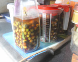 Foto del paso 6 de la receta: Aceitunas en adobo con sosa caústica