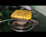 A picture of step 2 of Uttapam Sandwich.