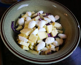 Foto del paso 4 de la receta: Ensalada de col lombarda con mozzarella y manzana