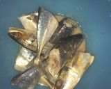 Foto langkah ke 1 dari resep Sop Ikan & Goreng Ikan Mak Beng Bali.