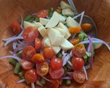 Foto del paso 2 de la receta: Ensalada de ejotes, tomates y palmitos