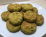 Foto del paso 4 de la receta: Falafel de garbanzos al horno con salsa de yogurt 🧆💚