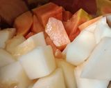 A picture of step 2 of Papaya melon juice.