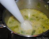 A picture of step 12 of Leek and green peas soup.