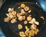 Foto del paso 2 de la receta: Mini pizzas de champiñones