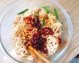 Hình bước làm 2 của món Mì trộn xá xíu