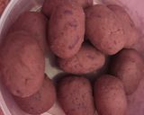 Foto langkah ke 3 dari resep 21. Bola Ubi Coklat (Keju).