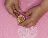 Foto langkah ke 6 dari resep Thousand Layer Mooncake ala Siswaty Elfin.