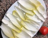 Foto del paso 1 de la receta Endivias rellenas de salmón con vinagreta de lima y cilantro🌱🍈