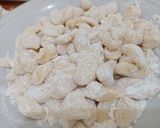 Foto langkah ke 2 dari resep [239] Kue Biji Ketapang.