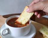 Foto langkah ke 5 dari resep Simple Garlic Bread.