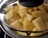 Foto langkah ke 2 dari resep Kentang Panggang Keju ala Rianti Kitchen.