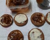 Foto del paso 2 de la receta: Chupetines con galletitas