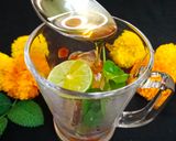 A picture of step 4 of Marigold Flower Tea.