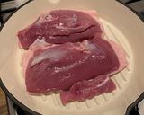 A picture of step 1 of Hoisin duck donburi.