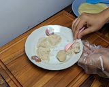 Foto langkah ke 4 dari resep Dadar Gulung Mawar.