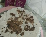 A picture of step 10 of Golden painted choc cake design.....