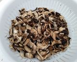 Foto del paso 1 de la receta: Champiñones con mantequilla al ajo