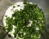 Foto del paso 1 de la receta: Ñoquis de perejil con Bolognesa